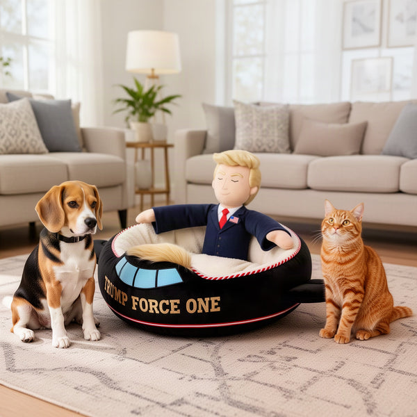 A small dog and a cat shown near the bed to give a sense of the pets it suits