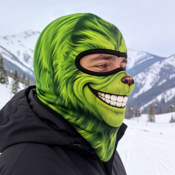 Skier from the side showing the balaclava over the head, chin and neck
